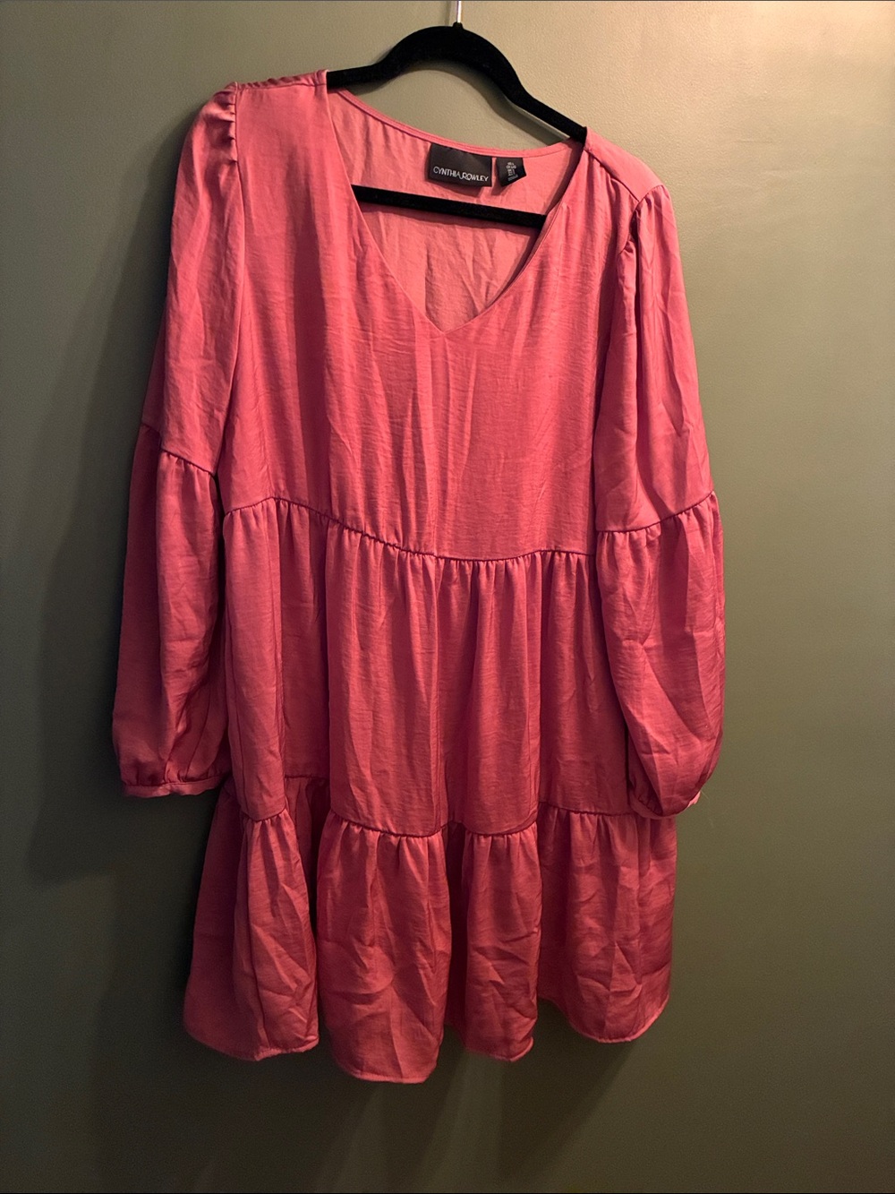 Chelsea & Violet Hot Pink Tiered V-Neck Balloon Sleeve Dress